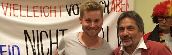 Olaf Scholz auf dem Roten Stuhl.