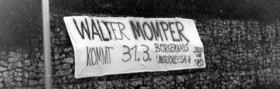 Überall wurde auf den Roten Stuhl mit Walter Momper hingewiesen.